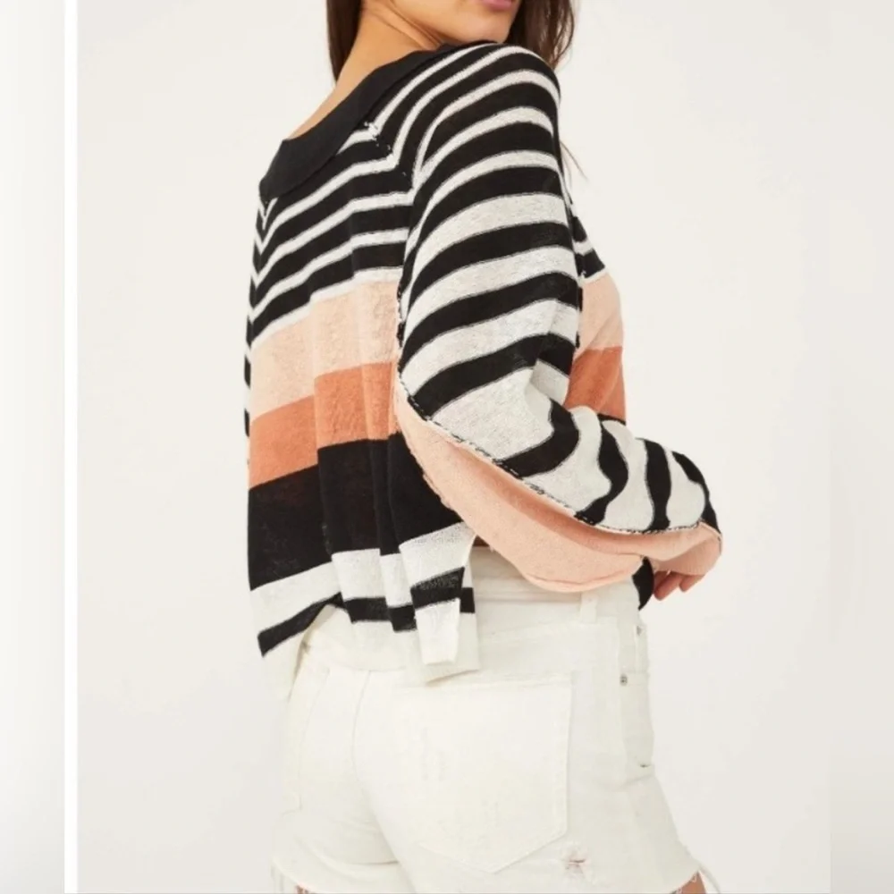 “FREE PEOPLE” Block Party Striped Crop PullOver.  Size Small